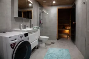Modern Sauna Suite & Tripla mall – 2 min to Train - Image 2