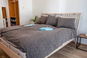 Modern Sauna Suite & Tripla mall – 2 min to Train - Image 3