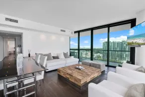 Luxurious 2/2 Oceanfront at Setai - Image 3