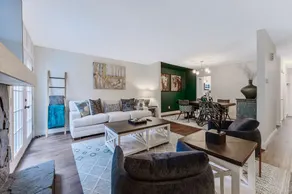 Stylish RaleighTownhome near North Hills/Crabtree - Image 2
