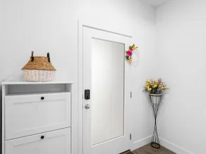 New build w/room for 8, near FrontRunner, shopping - Image 2