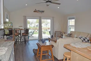 A Sunny Day Stay - Image 3