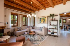 Exquisite Villa Mesogea with spacious rooms and private pool - Image 3