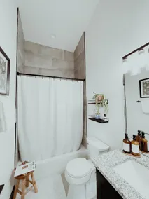 Riverside Guesthouse  - Image 5