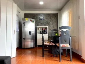 Family home with a green viewpoint - Image 4