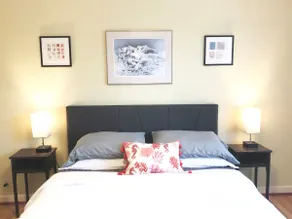 3-Bed Vintage Charm: Walk to Hayward Field - Image 2