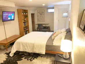 3-Bed Vintage Charm: Walk to Hayward Field - Image 4