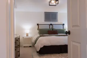 SLC Bungalow: Cozy, renovated home w/ in-unit laundry - Image 4