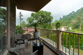 The Vivaak | Luxe 6BR, Heated Pool, Jacuzzi & More - Image 3