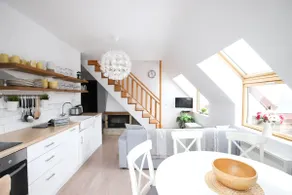 Stylish Apartment with INCREDiBLE Mountain Views - Image 5