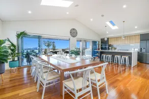 Modern Executive Ocean View Oasis Shell Cove Mansion 5 Minutes to Beach Sleeps 16 - Image 5