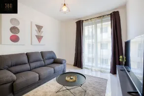 Spacious, brand new 2BR, just off the promenade - Image 3