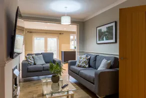 5-BR Home w/ Garden, Near Cheltenham Race Course - Image 2