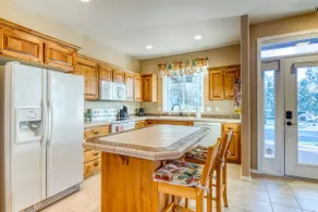 HOT TUB, Eagle Crest Condo on Golf Course, DOGS OK - Image 4