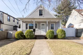 House close to JFK NY & Long Island (1st Fl) - Image 2