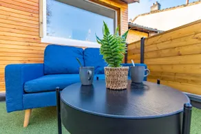 Roof terrace, close to amenities, easy parking - Image 4