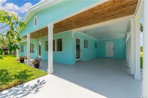Walk to H20 & Downtown Jensen Beach 3Bed/2BA House - Image 2