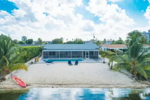 4BR/3BA Miami Welcoming Waterfront Wonder w/ Pool! - Image 4