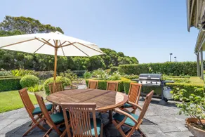Viewbank Homestead - A Sprawling Garden Estate - Image 3