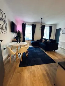 Modern Town-Centre Apartment - Image 2