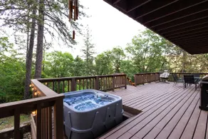 Mountain Cabin w/ Gorgeous Forest Lounge & Hot Tub - Image 3