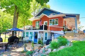 Tranquil Lake Cottage - Image 2