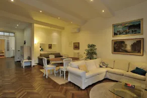 Loris' House - Image 3