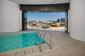 CBD Luxury River View & Fireworks 1Bed Apt The One - Image 4