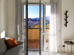 Modern, Bright, Lake View - Image 3
