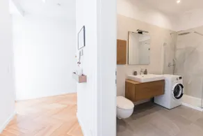 Deluxe apartment with balcony - Image 2