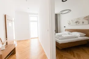 Deluxe apartment with balcony - Image 5