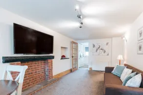 Heath Cottage at High Grosvenor - Image 4