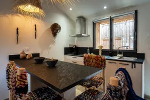Large apartment for 6, travel & surf spirit - Image 3