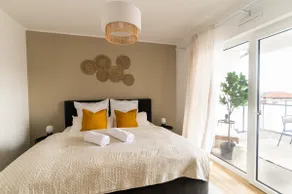 Modern Apartment 55 sqm I 2 Rooms I Terrace I TV - Image 5