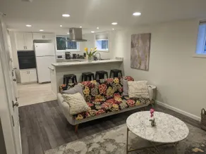 Beautiful, bright, clean Northgate appartment ! - Image 2