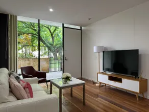 Provenance apartment, 1 bedroom free car space - Image 5