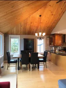 Lake Simcoe waterfront cottage - Image 3