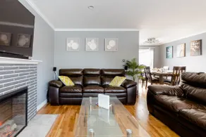 Stunning Rambler W/Access to Airport & Downtown - Image 3