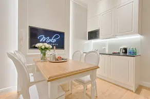 Apartment with a bedroom - Image 4