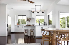 Romantic Hinterland Escape | Patio, Games & Views - Image 4