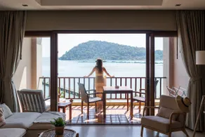 Deluxe Duplex Apartment with breathtaking views - Image 2