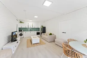 Beachside Scarborough - 2 bed unit 400m from water - Image 4