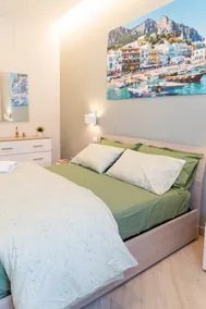 Modern downtown apartment - Image 4