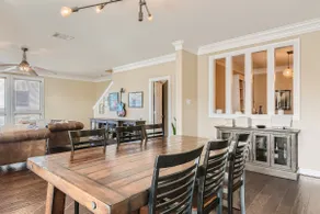 Warm Suburban 3BR Townhome near DT - Image 5