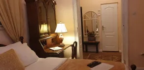 VANSVEL Boutique Apartment 7 - Image 4