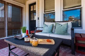 Luxe Highlands Home! King BR~Fire Pit~Yard Games - Image 5