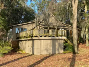 Lakefront Stay on Santee - Image 2