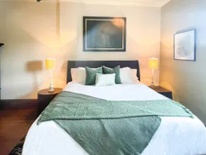 Amazing Water Views! Modern 2B in Historic Suite - Image 4