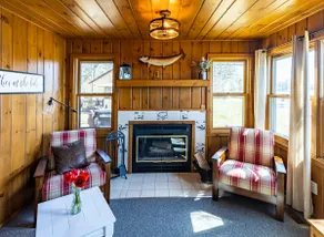 Cozy 2 Bedroom Cabin With Gas Fireplace - Image 5