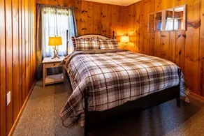 Cozy 2 Bedroom Cabin With Gas Fireplace - Image 3